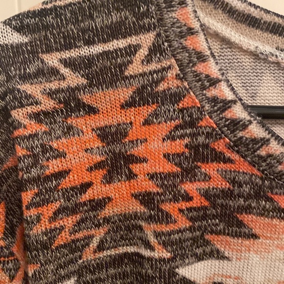 No Boundaries Long sleeve top - Picture 2 of 5